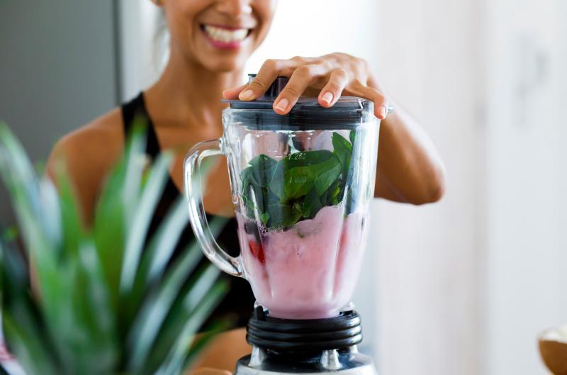 Pijete smoothie správne? Táto kombinácia s kefírom zmení vaše trávenie už za pár minút