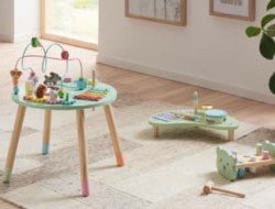 Drevené hračky - hrací stôl
