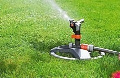 GARDENA IMPULZNÝ, KRUHOVÝ A SEKTOROVÝ ZAVLAŽOVAČ SO SÁNKAMI PREMIUM