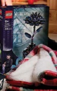 LEGO® Wednesday 76784 Čierna georgína*