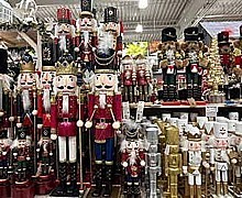 DEKORATÍVNA FIGÚRKA LUSKÁČIK