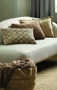 4) Ozdobná obliečka na vankúš NATTVIOL