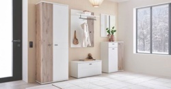 3: Predsieň - skriňa na odev