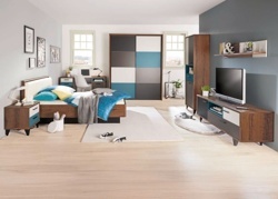 Izba pre mládež - písací stôl