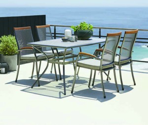 Stohovateľná stolička LARVIK