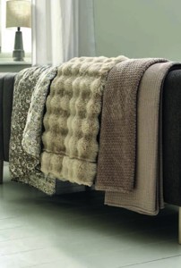 4) Prešívaná deka SIVBLOM